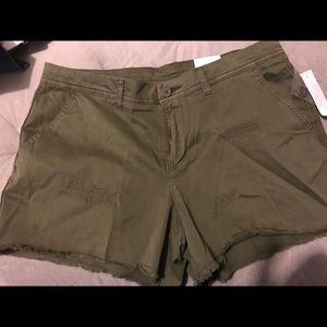 Time and Tru Mid-rise Shorts